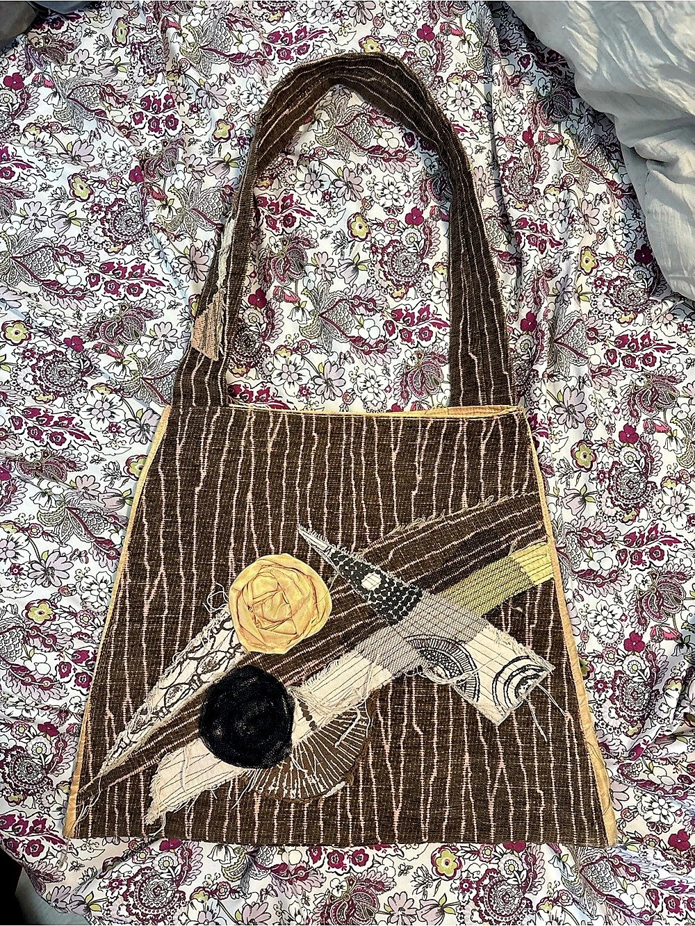 DI & GLYNNI Brown Applique Tote